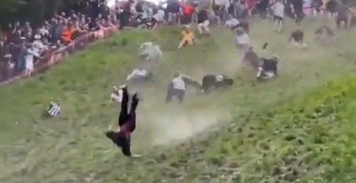 2 Injured In Bizarre UK Event Where Competitors Chase Cheese Down A Hill