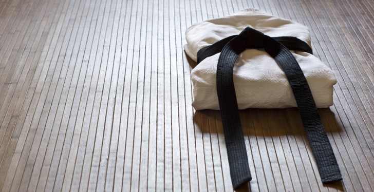 13-Year-Old Girl Is Attacked Walking Home From School, Escapes Attacker With Martial Arts Training