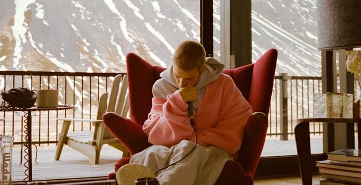 Fans Concerned And Confused By Justin Bieber's Bizarre Father's Day Message