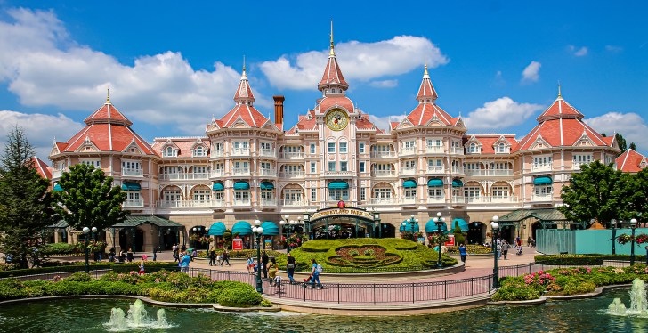4 Arrested After 'Fake' Wedding Ceremony With 9-Year-Old In Disneyland Paris