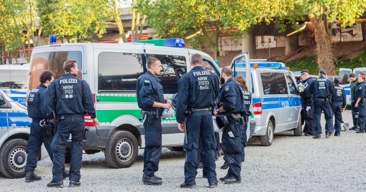 Bomb Disposal Operation In Germany Forces 20,000 To Evacuate