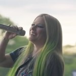 2000s Pop Star Looks Unrecognizable In Recent Tour Video