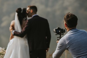 Clueless Wedding Photographer Took Picture Of The Wrong Wedding And Didn't Realize It