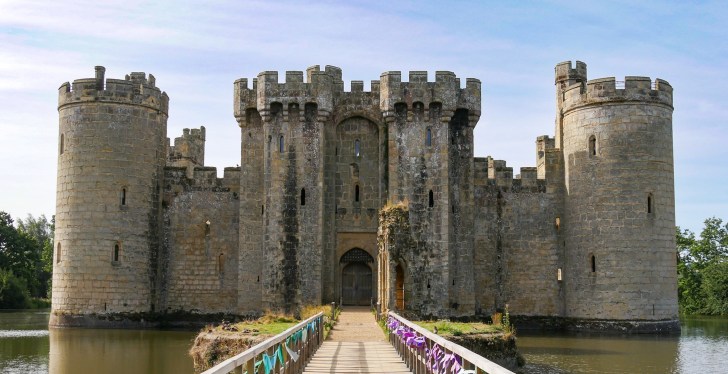 Medieval Performer In Critical Condition After Sword Fight Reenactment
