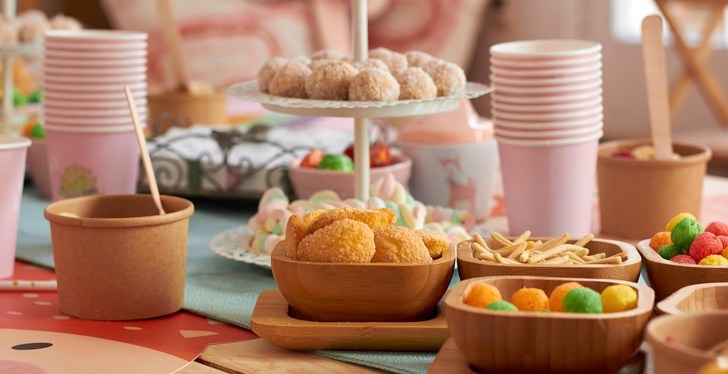 Mom Considers Blocking Friends After They Fail To Show For Daughter's Birthday