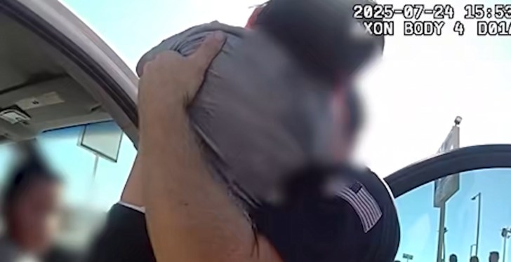 Arizona Man Charged For Leaving 4 Kids In Hot Car While He Visited An Adult Shop