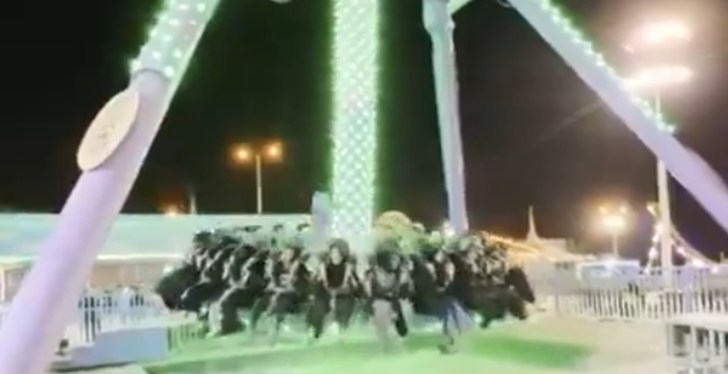 23 Injured After Theme Park Ride Snaps In Half